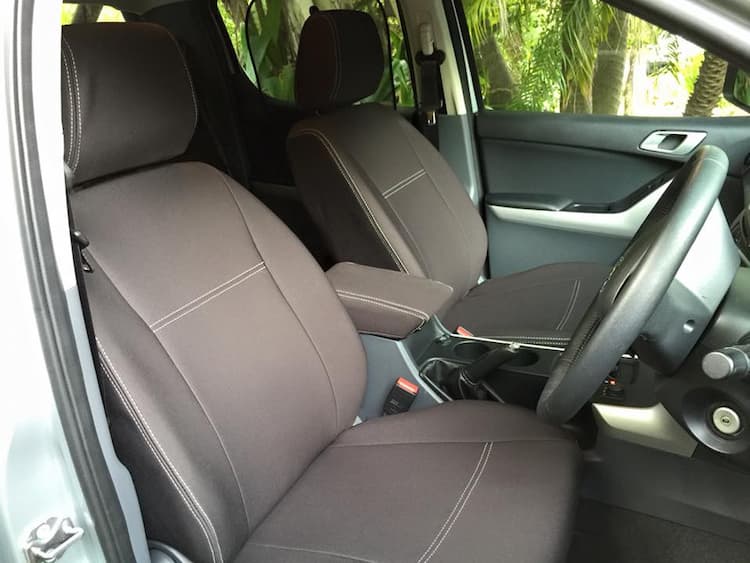 NP 300 seat covers