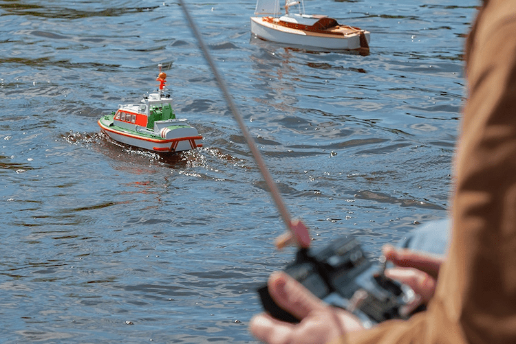 Navigating the High Seas An Expert Guide to the World of RC Boats The Most Popular